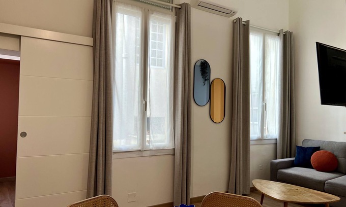 Mazarin Quarter Apartamento | In the heart of the historic center, Quiet, Comfortable and Air-conditioned (2 Bedrooms)