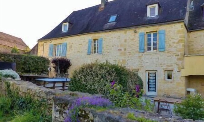 Sainte-Mondane Apartamento | In the heart of the Périgord Noir, our studio gite is ideal for a couple.