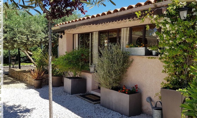 Carces Apartamento | En el corazón de la Provenza, entre la costa mediterránea y las gargantas del Verdon