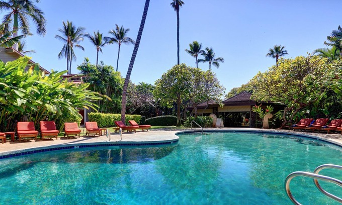 Historic Lahaina Front Street Condominio | Aina Nalu B105: planta baja, condominio tranquilo en Lively Lahaina Town