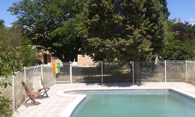 Arles Otro | In the heart of Provence typical 5 bedroom farmhouse renovated for 10 people.
