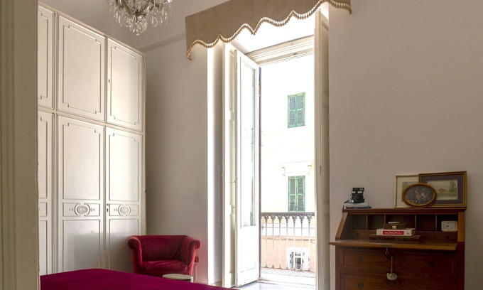 Trani Apartamento | In the heart of Trani, this home offers a perfect blend of comfort & style.