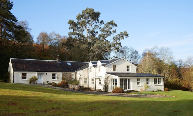 Taynuilt Cabaña | In the most idyllic setting is Port na Mine, a very special holiday home with breath-taking views.