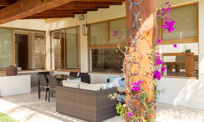 Centro Casa | Increíble Propiedad con Inmenso Jardín y Alberca