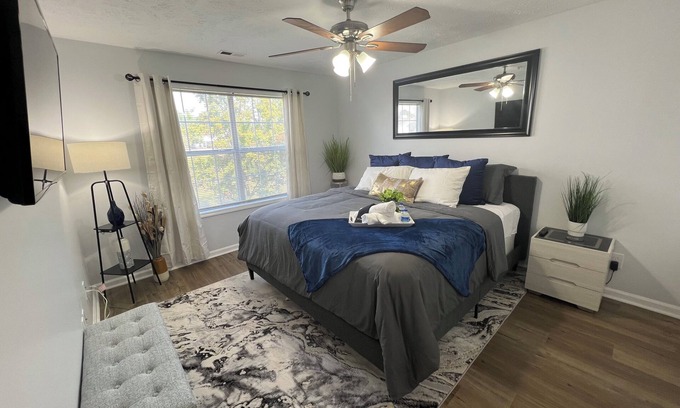 Westover Condominio | Incredible 3BR w/KING beds, pool, and playground