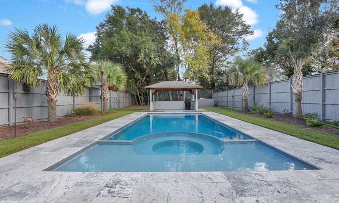 Thunderbolt Casa | Incredible Coastal Getaway w/ Private Pool Near Sav + Beach by Lucky Savannah