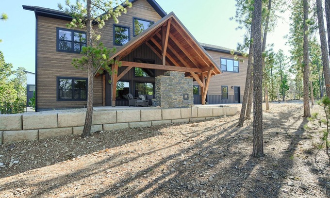 Lead Cabina | Incredible Craftsman Style Spacious Lodge Walking Distance to Clubhouse!