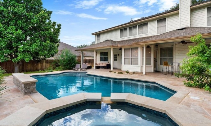 Pflugerville Casa | Incredible Heated Pool/HotTub! Gameroom-Movieroom!