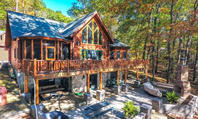 Thayerville Casa | Incredible Home: The Best Lake Front in Deep Creek!