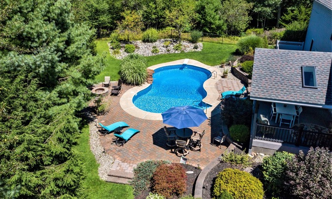Pocono Pines Casa | Incredible House in the Heart of the Poconos. Private Heated Pool & Hot Tub