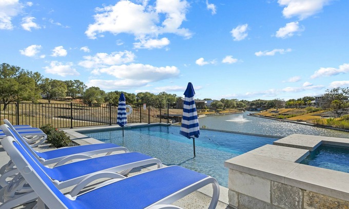Kingsland Casa | Incredible luxury lakefront home w/ private pool, hot tub, near golf & wineries