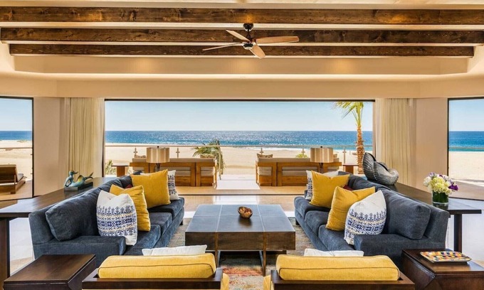 Los Cangrejos II y III Condominio | Incredible Oceanfront Penthouse at Ocean Club Residences - Four Bed, Five Bath