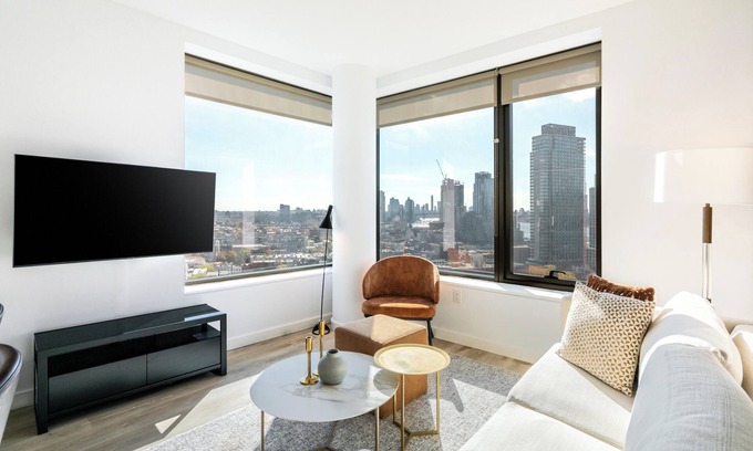 Hunters Point Apartamento | Incredible One-Bedroom in Greenpoint