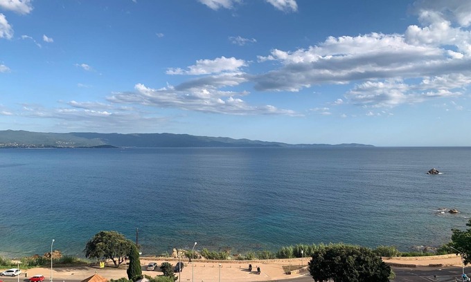 Ajaccio Apartamento | Incredible sea view - close to the beach - F3 - sleeps 5 - Route des sanguinaires