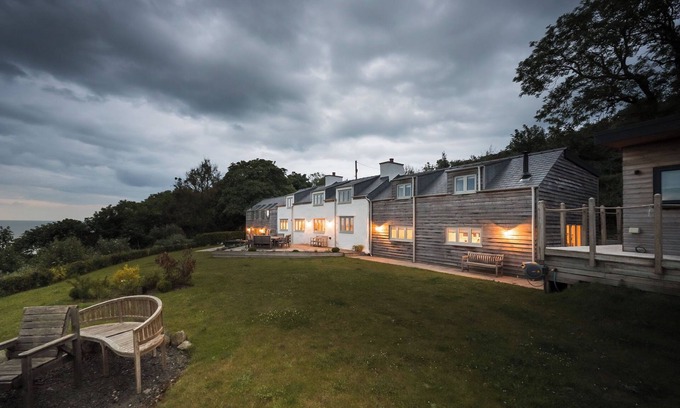 Pentraeth Casa | Incredible stay overlooking Red Wharf By sleeping up to 8 guests with hot tub & garden lounge area