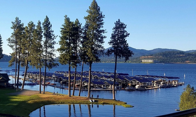 Coeur d'Alene Condominio | Incredible views overlooking Coeur d’alene lake await you at this 3/2 condo!