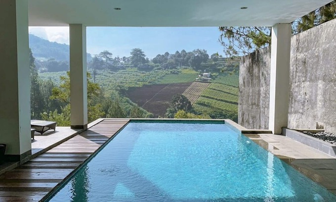 Bandung Villa | 4 dormitorios piscina Villa Dago vistas a la montaña