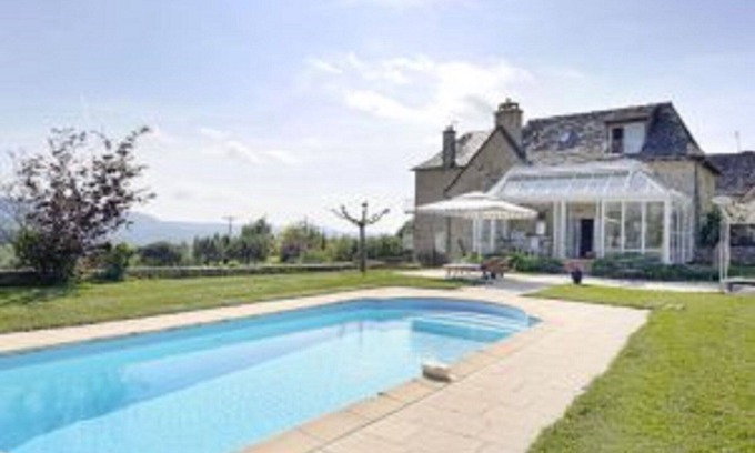 Castelnau-de-Mandailles Cama Y Desayuno | La Source Gilhodes - casa de huéspedes L'Olivier con piscina y vistas impresionantes