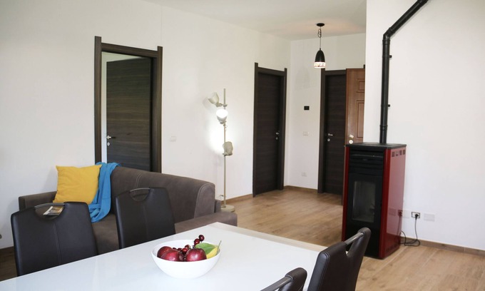 Aritzo Condominio | Apartamento independiente Agrifoglio en casa de vacaciones con jardín y barbacoa