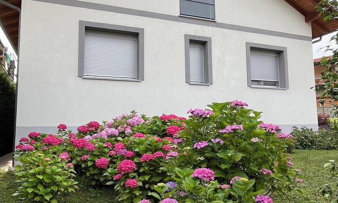 Merate Apartamento | Independent apartment in villa for two people