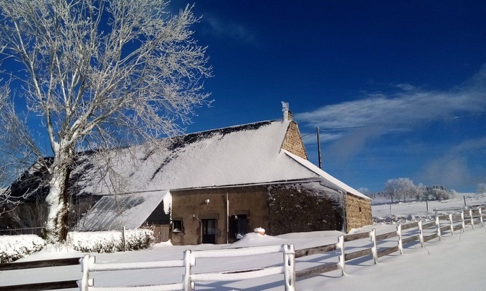 La Tour-dʼAuvergne Casa | Casa de campo independiente en el corazón del Massif du Sancy
