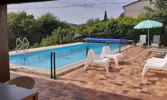 Chauzon Casa | tranquila casa de campo independiente con piscina climatizada en el sur de Ardèche 6/7 personas