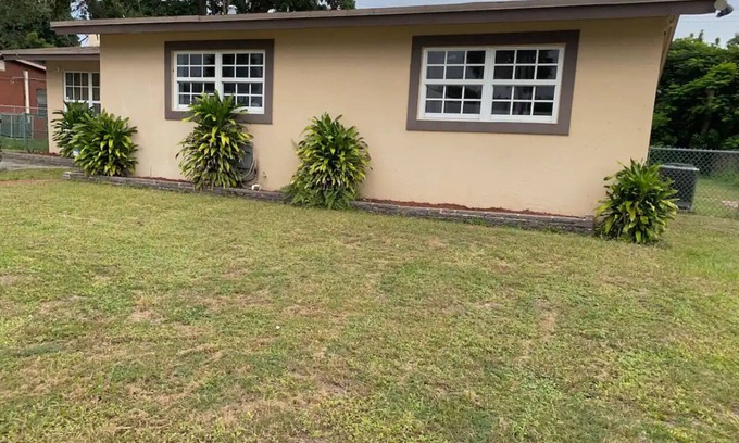 Central Fort Lauderdale Apartamento | INDEPENDENT Room w/ PRIVATE entrance close to FLL