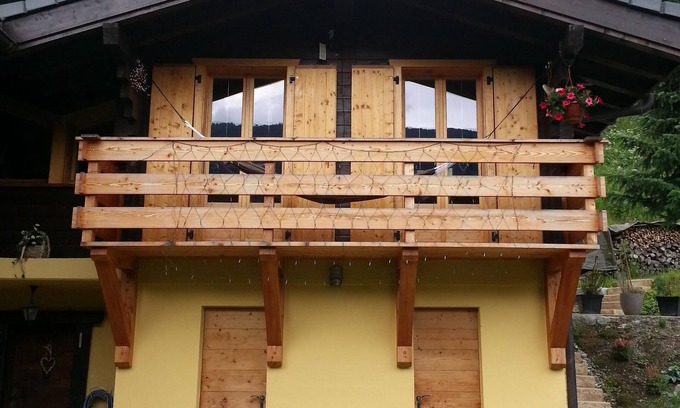 Lauenen Bei Gstaad Chalet De Esquí | Verano indio en Anniviers: Chalet Les Frasques, naturaleza, sauna, chalet 36m2