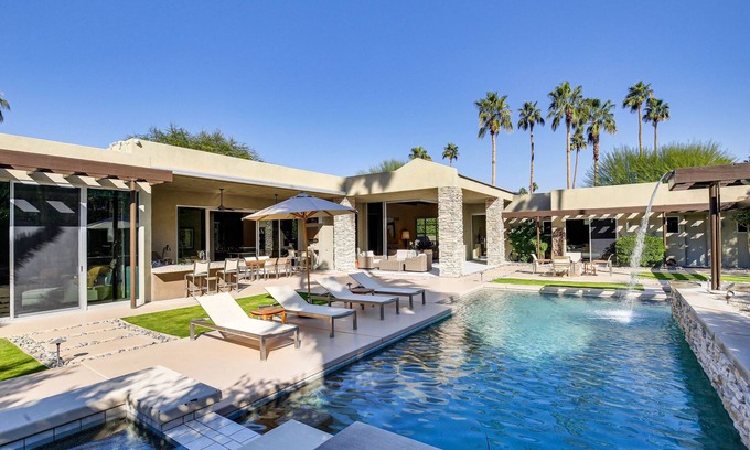 Indian Wells Villa | Indian Wells Country Club: Panoramic Mountain View / Pool with waterfall