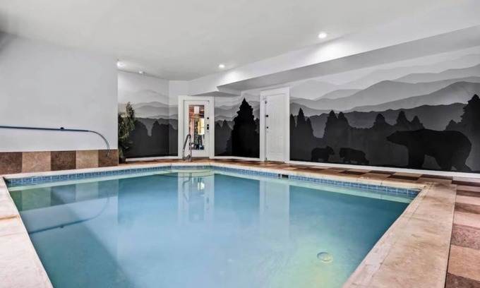 Cosby Cabina | Indoor Pool-Hot Tub-Theater-Game Room-Pet friendly