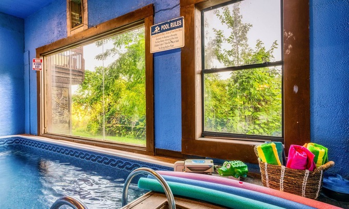 Chalet Village Cabina | IndoorPool | 2 Suites | View | HotTub | GmRm | PS5