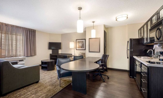 Far North Dallas Apartamento | Indulge in Home-Like Comfort! Pet-Friendly, Near Museum of Biblical Art