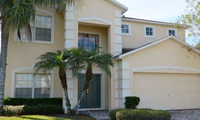 Cumbrian Lakes Casa | ¡Casa de 4 dormitorios con piscina privada de Disney Orlando con hermosa vista al agua, bañera de hidromasaje y terraza al aire libre!