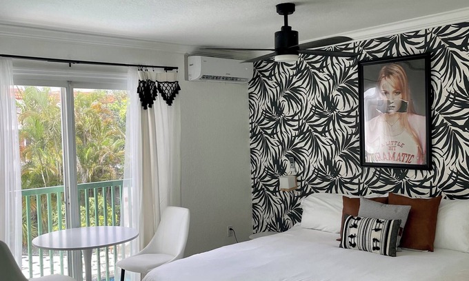 Victoria Park Casa | Indulge in Luxury and Channel Your Inner Mean Girl w/ the Regina George Suite Un