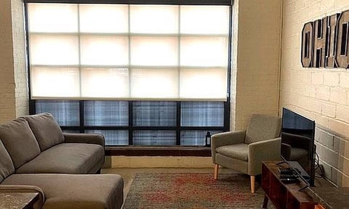 Downtown Cleveland Cama Y Desayuno | Industrial Style 1BD Loft in CLE!