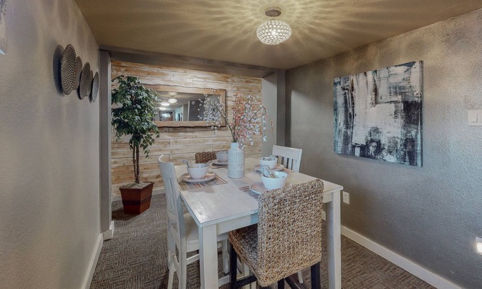 North Valley Casa | Calacatta con estilo industrial