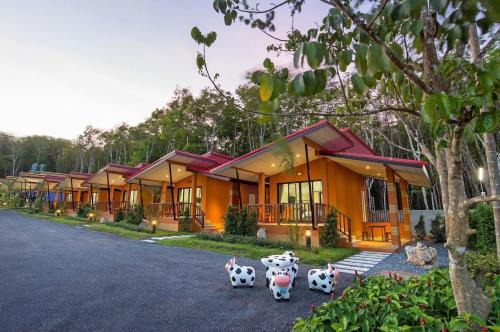 Sai Thai Complejo | Infinite Resort and Cafe