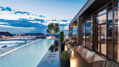Ferencvaros Hotel | INFINITY Budapest Hotel