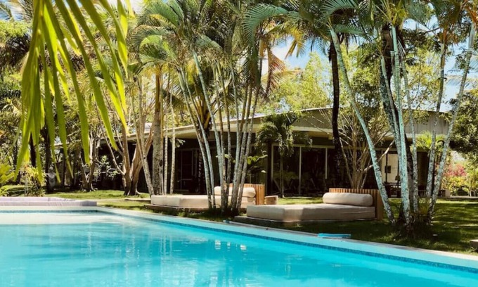 Los Brazos Casa | Infinity Pool Modern Luxury Mansion 80 acre Retreat