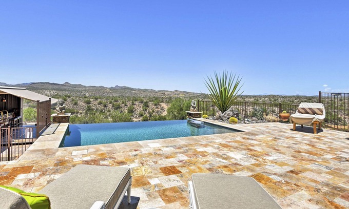 Morristown Casa | ¡NUEVO! Lujo Phoenix Home w / Cabana y Oasis al aire libre!
