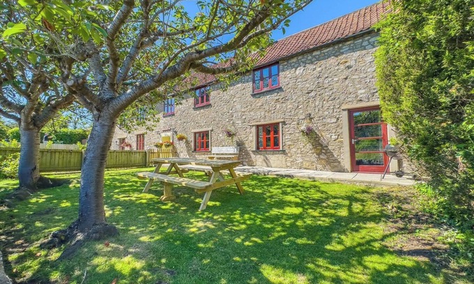 Kewstoke Casa | Inglenook Cottage (Seaside-Dog Friendly-Country Cottage-w/ l