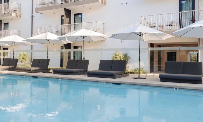 Inglewood Casa | Inglewood Relaxing Stay | Ideal For Family | Two Units w/Balcony