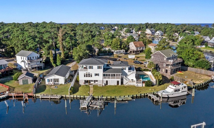Colington Harbour Casa | Inlet Palms: Canalfront | Private Pool | Dogs Welcome!
