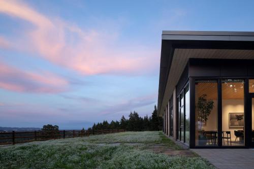 Carlton Casa | Inn the Ground