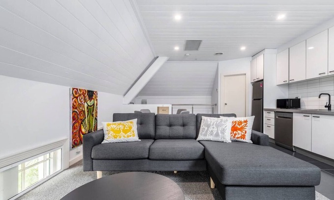 Prahran Apartamento | Inner City Living in a Modern Slice of History