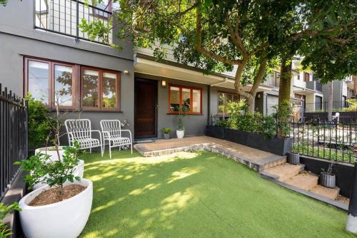 Windsor Casa | Inner City Townhouse