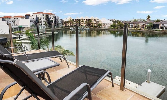 Patterson Lakes Casa | Inner Harbour - Luxury on the water with spa