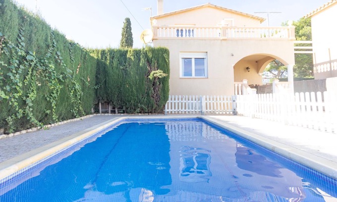 L Almadrava Villa | INNOUTHOME CASA CON JARDÍN, PISCINA,PLAYA A 500M, BBQ, AA WIFI AV.L'AMETLLA MAR