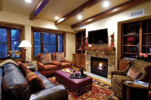 West End Casa | Innsbruck Aspen Deluxe Two-Bedroom Suite 02 w/Hot tub, Centrally located