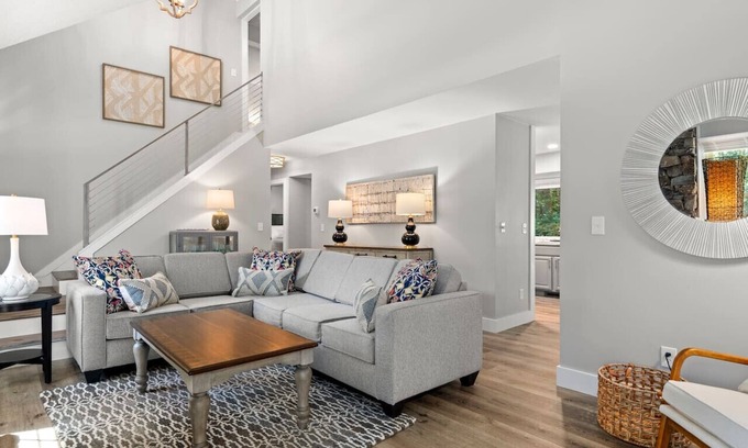 Royal Pines Casa | Its Hot Out & So Are Our Specials 4 July & August! Brand New Listing!